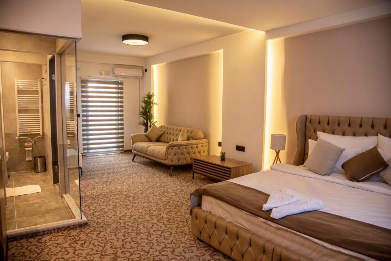 Hotel & Restaurant Ponte Bianco Вране Экстерьер фото
