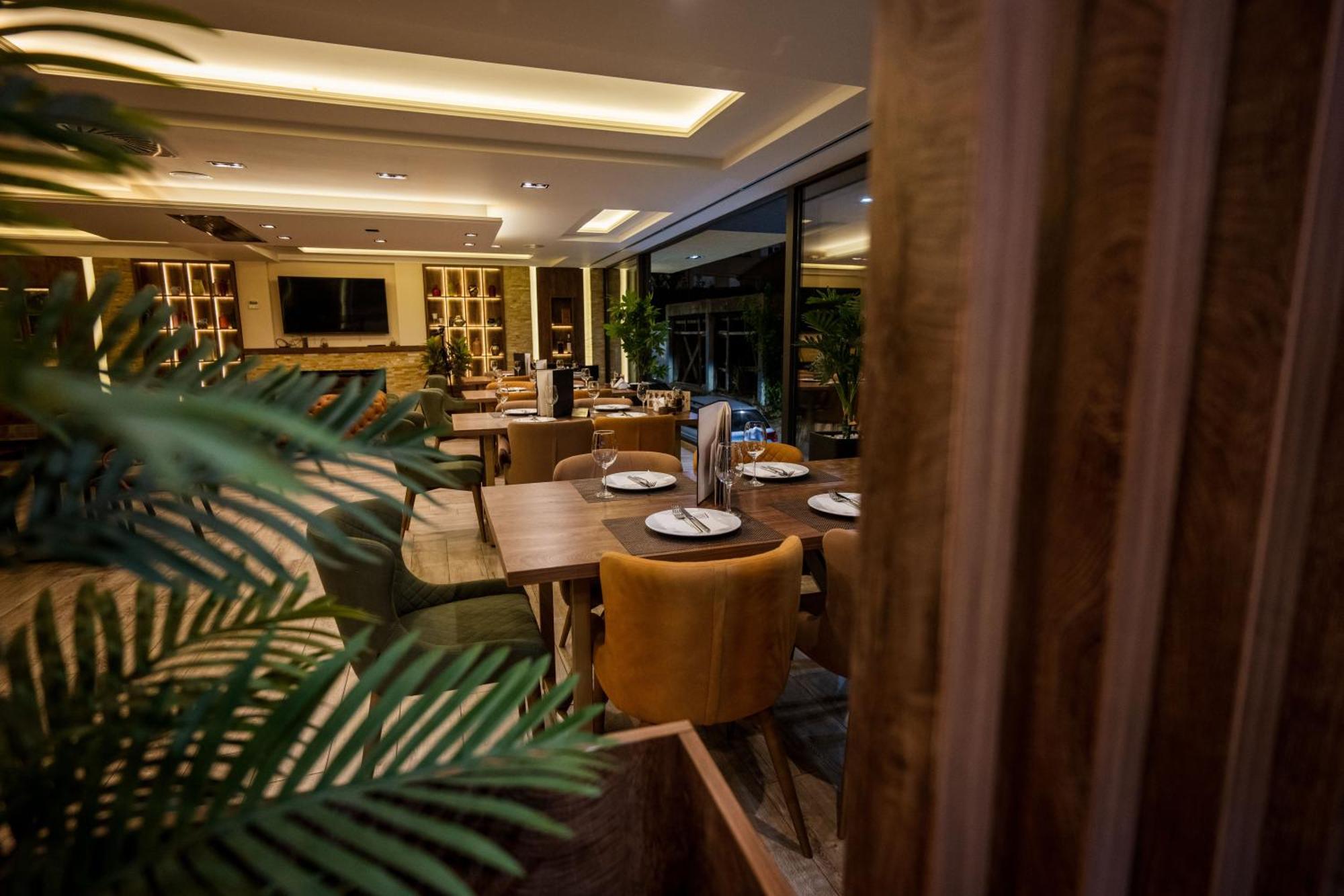 Hotel & Restaurant Ponte Bianco Вране Экстерьер фото
