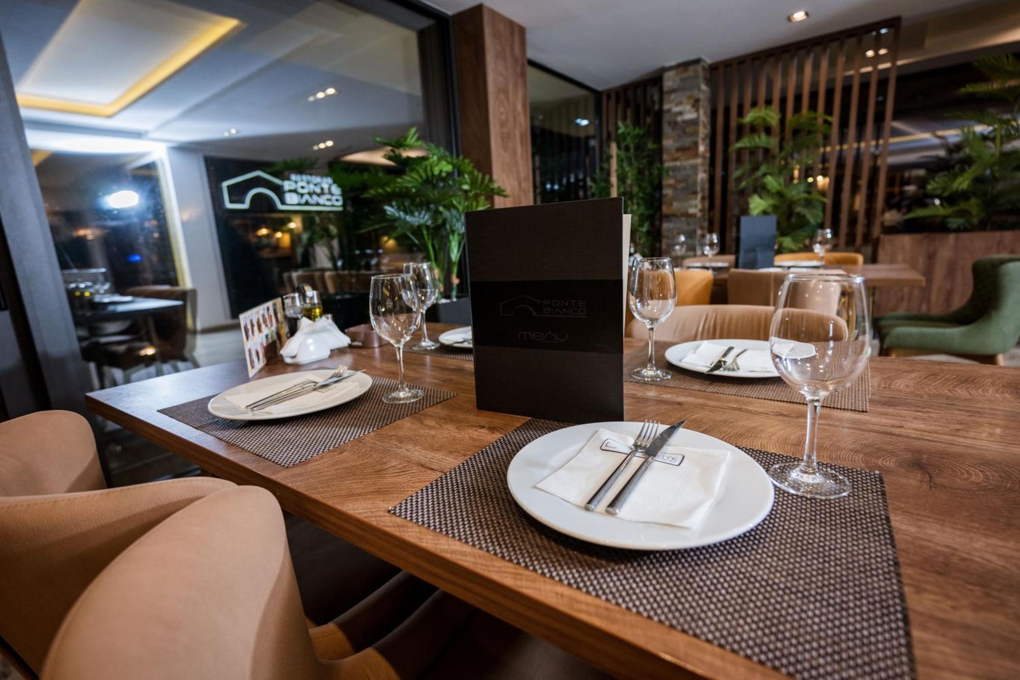 Hotel & Restaurant Ponte Bianco Вране Экстерьер фото