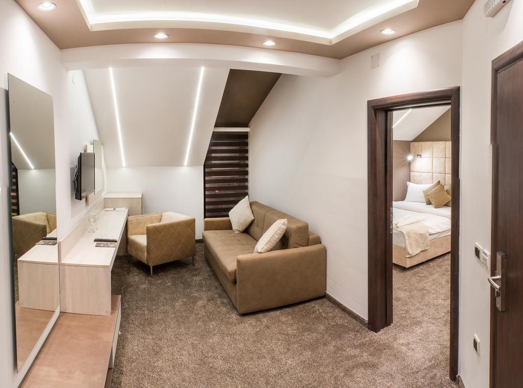 Hotel & Restaurant Ponte Bianco Вране Экстерьер фото