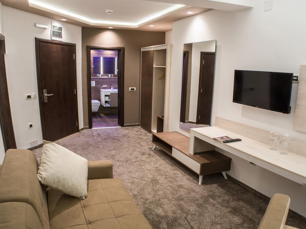 Hotel & Restaurant Ponte Bianco Вране Экстерьер фото