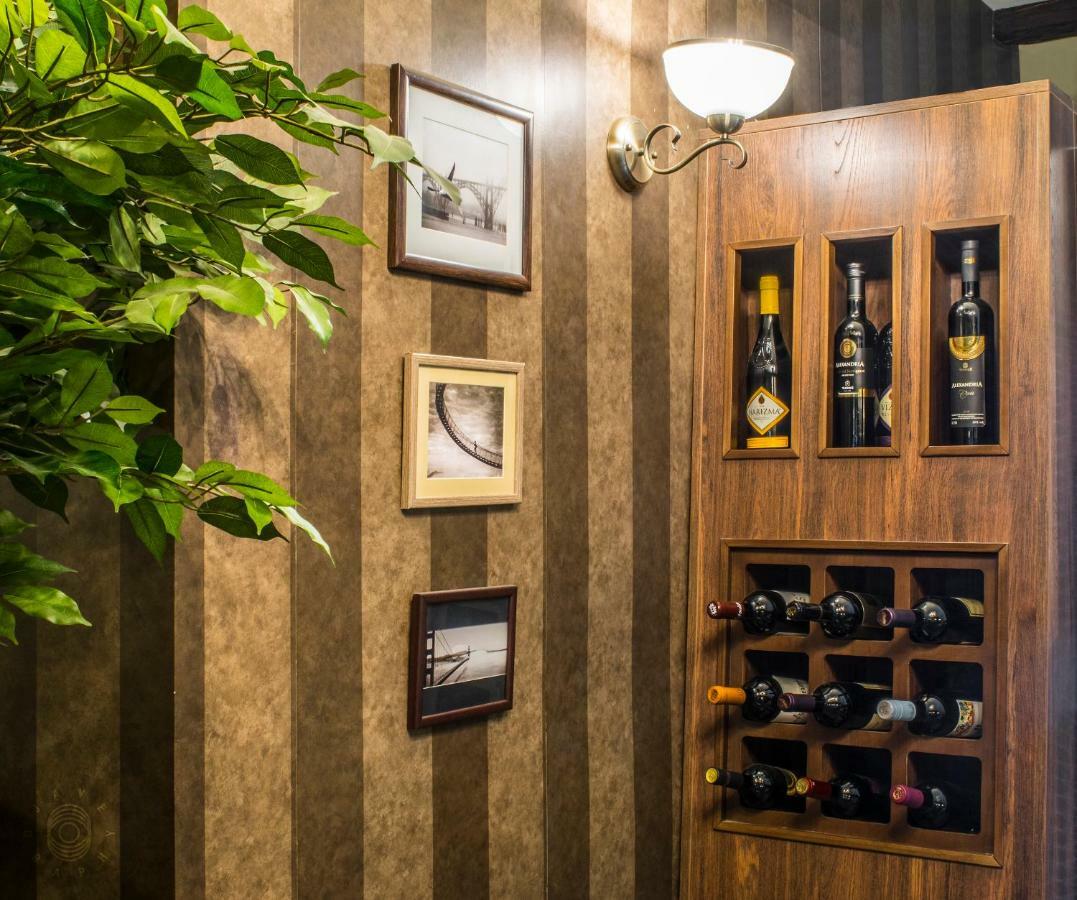 Hotel & Restaurant Ponte Bianco Вране Экстерьер фото